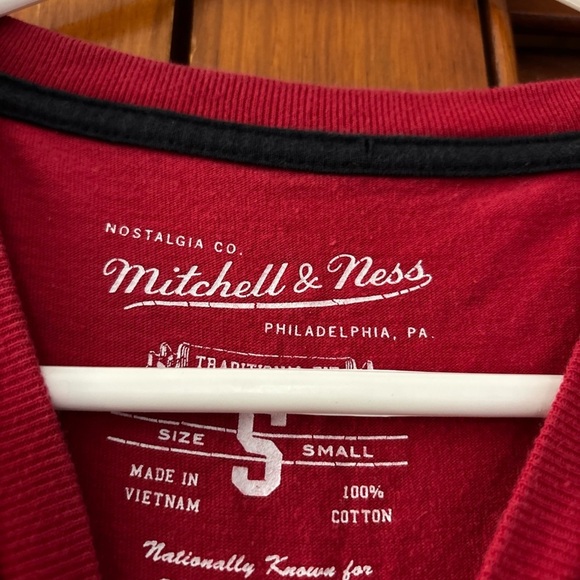 Mitchell N Ness Chicago Bulls men’s Black and Red T-Shirt - Picture 3 of 4